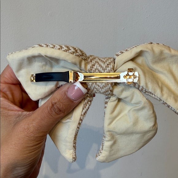 Lele Sadoughi pearly strawberry hair clip - Picture 5 of 5